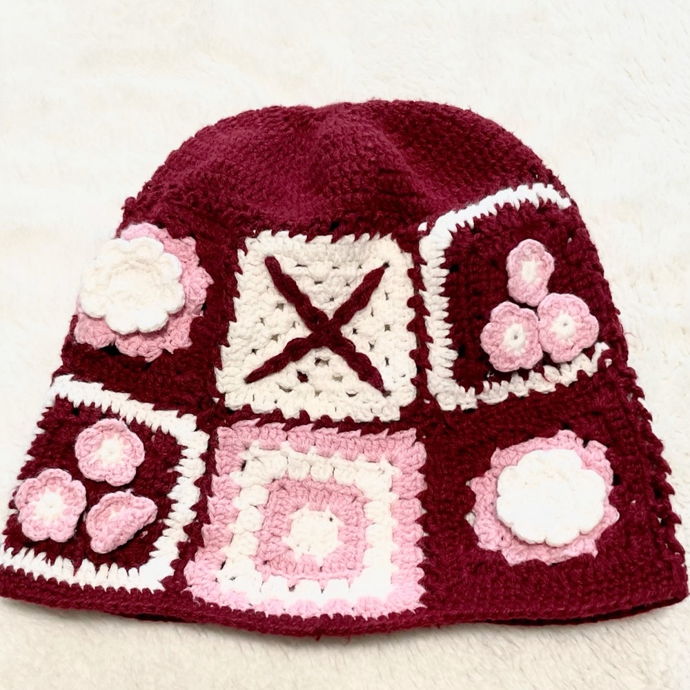 NEW Girl’s Maroon Floral Knit Beanie Hat Size 4-6X
